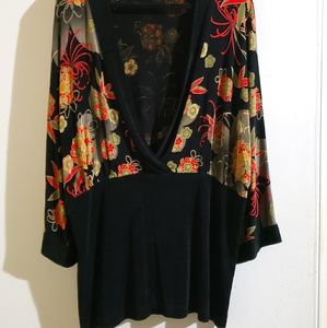 VINTAGE Vikki Vi Deep plunge Overlay Tunic